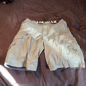 Men’s Airwalk Cargo Shorts Size 32